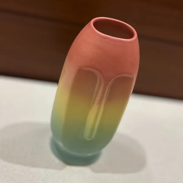 Ceramic_Handcrafted_Gradient_Face_Flower_Vase