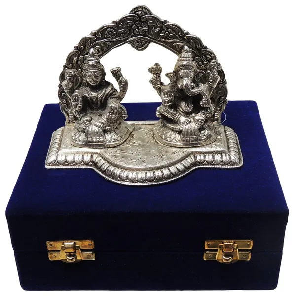 Showpiece_Aluminium_Modern_LG_-_5.5x3.3x4.5_inch_(AS076)