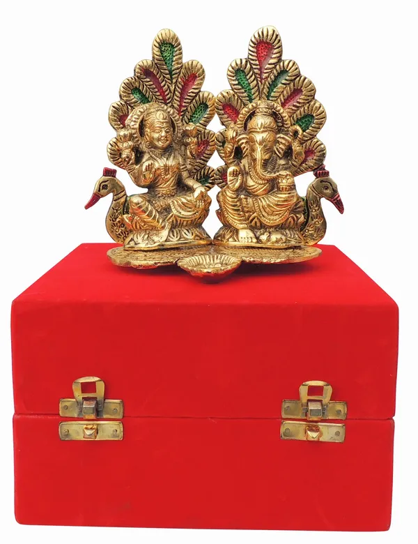 Showpiece_Aluminium_Lamxi_Ji_Sitting_On_Peacock_-_6.2x4.2x5.1_Inch_(AS367_G)