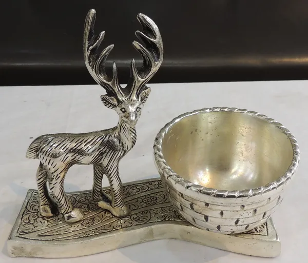 Aluminium_Showpiece_Deer_Basket_-_7x3.5x6_Inch_(AS495_S)