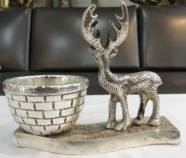 Aluminium_Showpiece_Deer_Basket_-_7x3.5x6_Inch_(AS495_S)