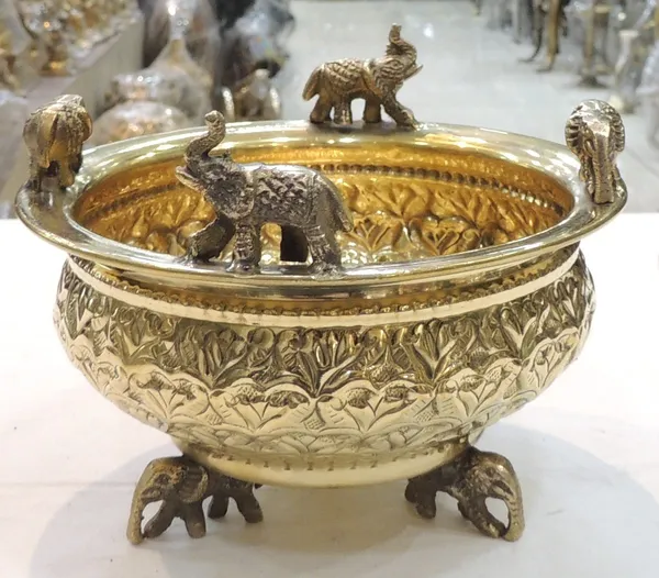 Brass_Decorative_Antique_Elephant_Urli_-_6x6x4.5_Inch_(AT072_B)