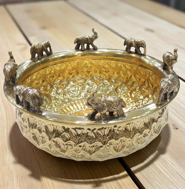 Brass_Decorative_Antique_Elephant_Urli_-_8x8x4.2_Inch_(AT072_C)