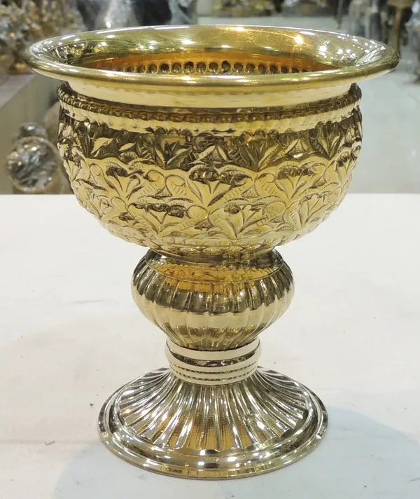 Brass_Decorative_Bowl_With_Stand_-_4.2x4.2x4.6_Inch_(AT073_B)