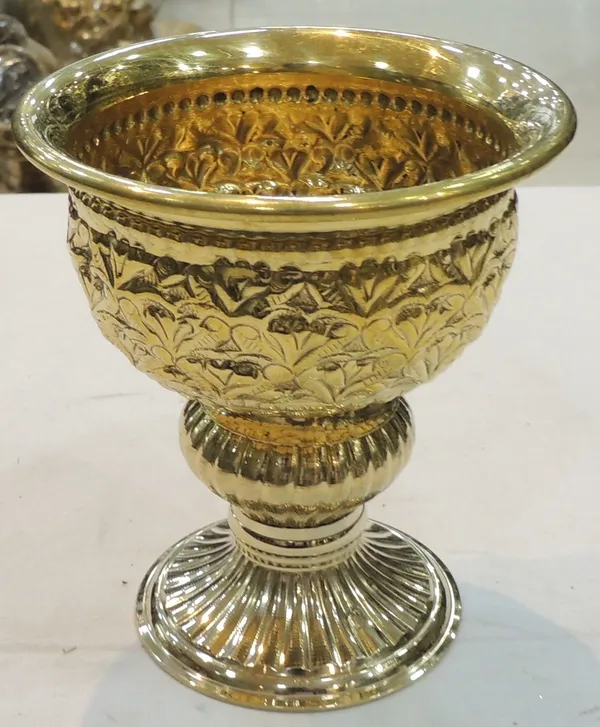 Brass_Decorative_Bowl_With_Stand_-_4.2x4.2x4.6_Inch_(AT073_B)