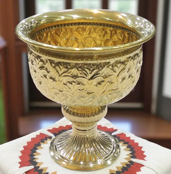 Brass_Decorative_Bowl_With_Stand_-_5.5x5.5x6.5_Inch_(AT073_C)