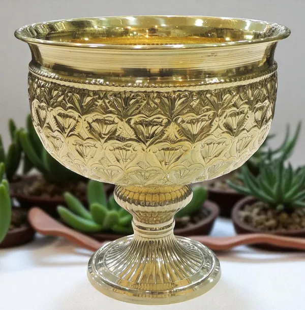 Brass_Decorative_Bowl_With_Stand_-_8x8x8_Inch_(AT073_D)