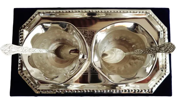 Brass_Silver_Plated_2_Bowl_Set_With_Plate_Packed_In_Velvet_Box_(B014)