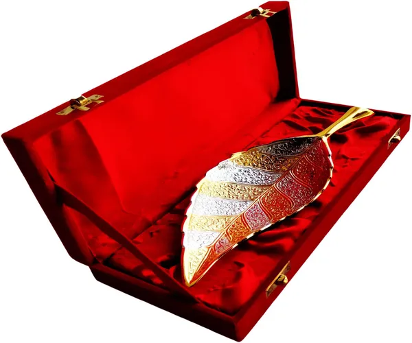 Brass_Decorative_Neem_Leaf_Two_Tone_Platter_(B124)