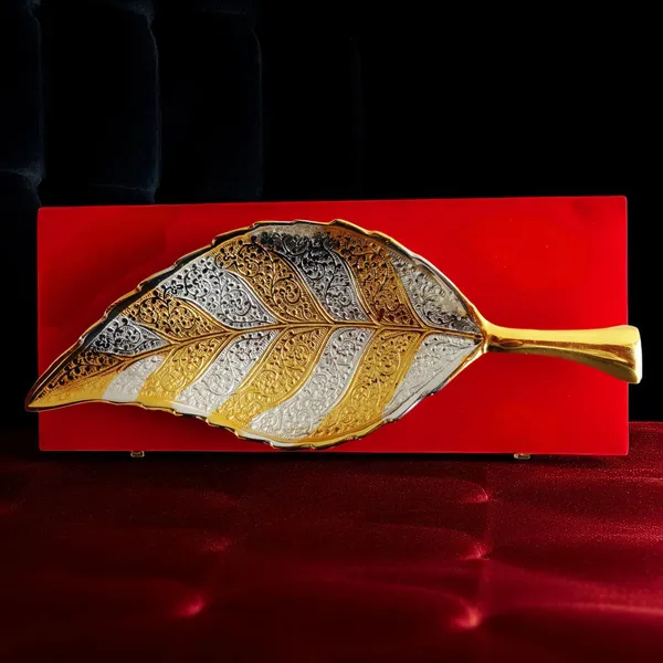 Brass_Decorative_Neem_Leaf_Two_Tone_Platter_(B124)