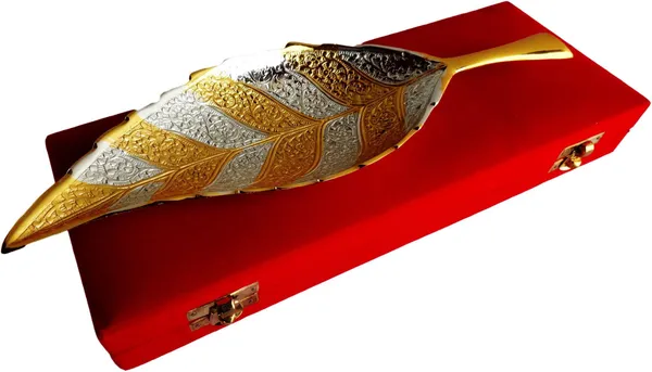 Brass_Decorative_Neem_Leaf_Two_Tone_Platter_(B124)