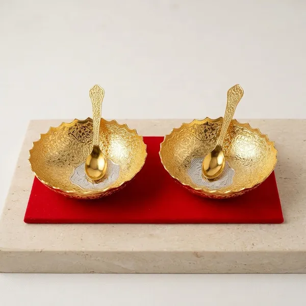 Decorative_Brass_2.Bowl_Set_With_Velvet_Box_-_4.5x4.5x1.5_Inch_(B148)