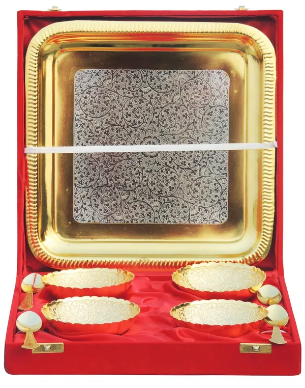 Decorative_Brass_3_Pcs._Decoratice_Bowl_Set_With_Velvet_Box_-_11.5x11.2x2.5_inch_(B285_D)