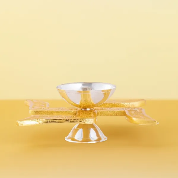 Brass_Table_Decor_Swastic_Deepak_4x4x2_Inch_(B299_E)