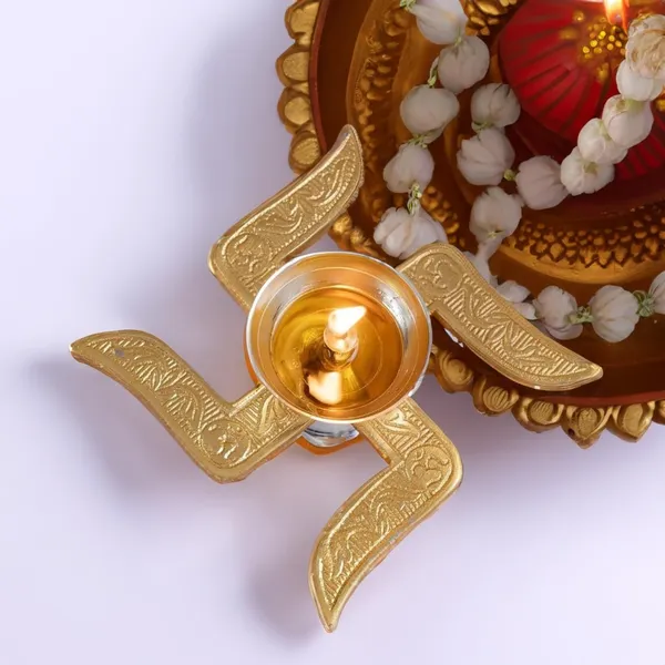 Brass_Table_Decor_Swastic_Deepak_4x4x2_Inch_(B299_E)