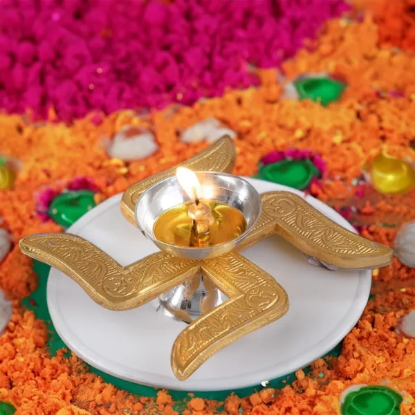 Brass_Table_Decor_Swastic_Deepak_4x4x2_Inch_(B299_E)
