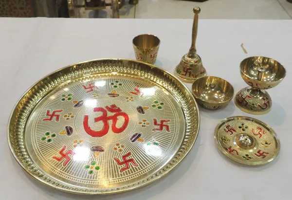 Brass_Showpiece_Thali_Diwali_Gifting_Item_-_9x9x0.5_Inch_(B308_B)