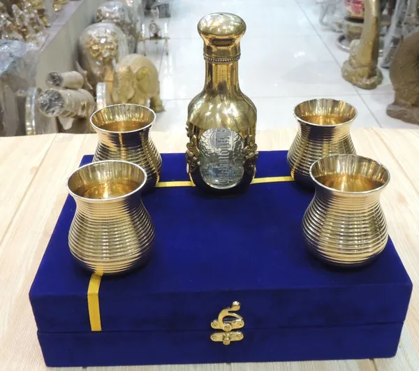 Brass_Showpiece_Antique_Jug_With_4_Glass_Diwali_Gifting_Item_-_2.5x2.5x6.5_Inch_(B309_A)