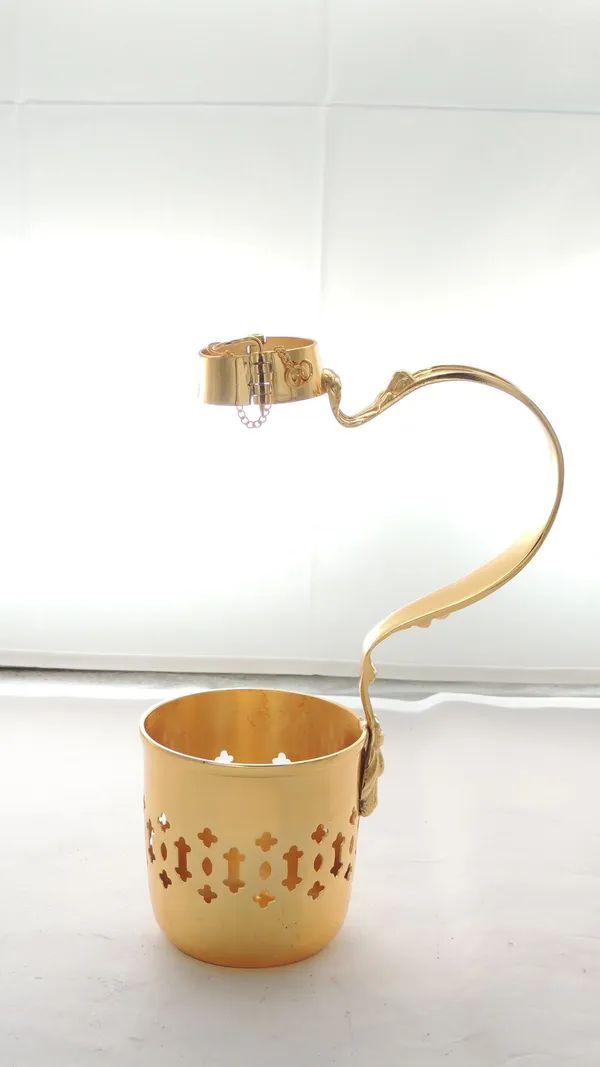 Brass_Showpiece_Bottle_Holder_Diwali_Gifting_Item_-_6x3.2x9.2_Inch_(B310_A)