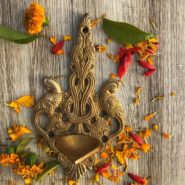 Brass_Wall_Hanging_Wall_Decor_Oil_Lamp_Deepak_-_2x4x6.8_inch_(BS1198_A)