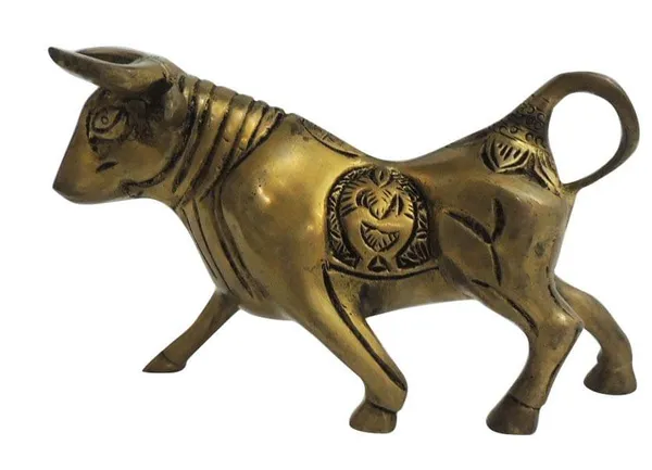 Brass_Showpiece_Bull_Statue_-_6x1.6x3.5_Inch_(BS1292_C)