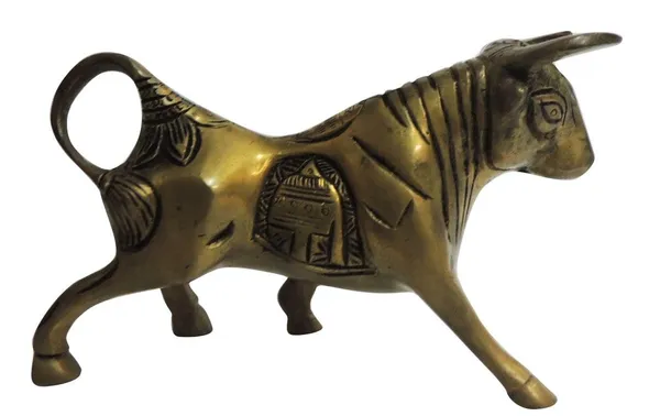 Brass_Showpiece_Bull_Statue_-_6x1.6x3.5_Inch_(BS1292_C)
