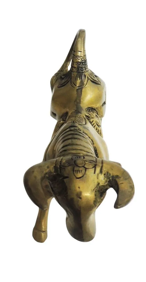 Brass_Showpiece_Bull_Statue_-_6x1.6x3.5_Inch_(BS1292_C)