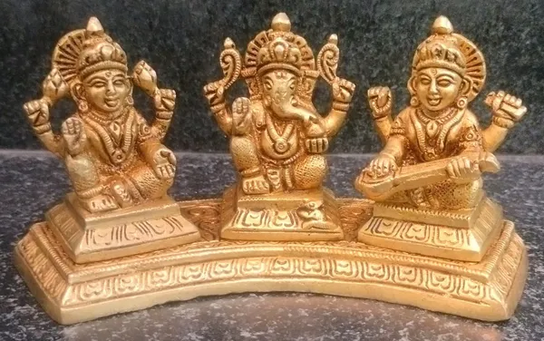 Brass_Showpiece_LGS_God_Idol_Statue_-_7x2.2x3_Inch_(BS1485_B)