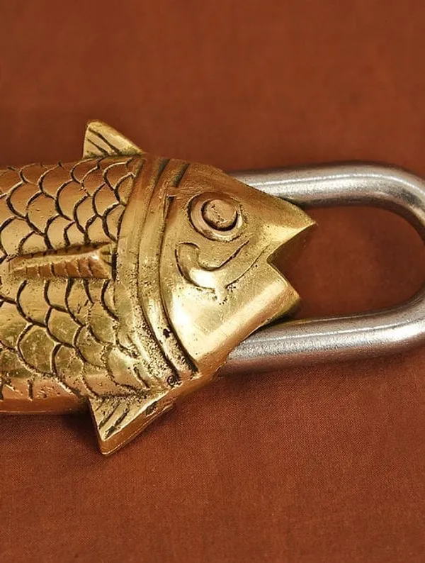 Brass_Showpiece_&_Working_Fish_Shape_Lock_-_3x1.5x7_Inch_(BS1486_A)