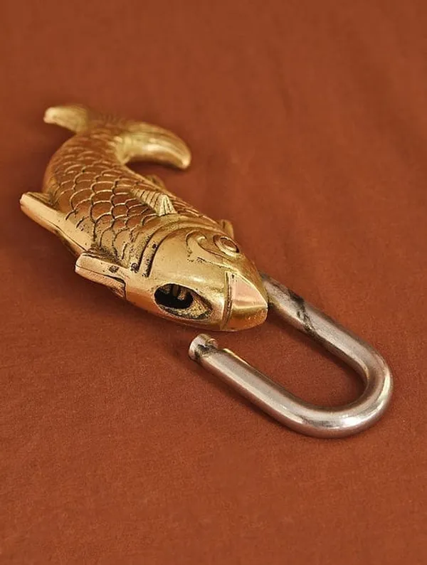 Brass_Showpiece_&_Working_Fish_Shape_Lock_-_3x1.5x7_Inch_(BS1486_A)