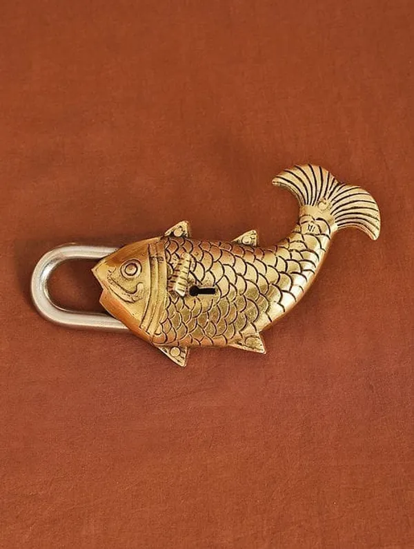 Brass_Showpiece_&_Working_Fish_Shape_Lock_-_3x1.5x7_Inch_(BS1486_A)