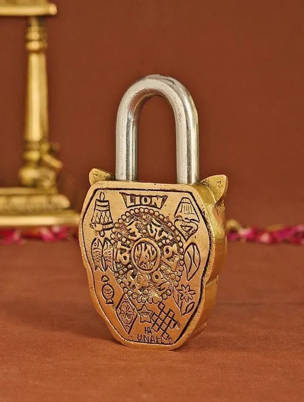 Brass_Showpiece_&_Working_Lion_Face_Shape_Lock_-_3.5x2x5.5_Inch_(BS1486_D)