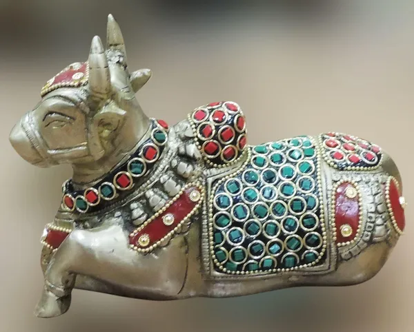 Brass_Showpiece_Nandi_God_Idol_Statue_-_7x3x5_Inch_(BS1565_A)