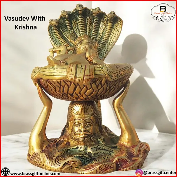 Brass_Vasudev_with_Krishna_Crossing_River_statue_Idol_-_5x4.5x6.2_Inch_(BS1576_C)