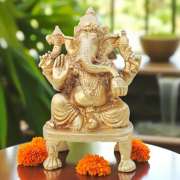 Brass_Showpiece_Ganesh_Ji_God_Idol_Statue_-_4x2.3x6_Inch_(BS1624_G)