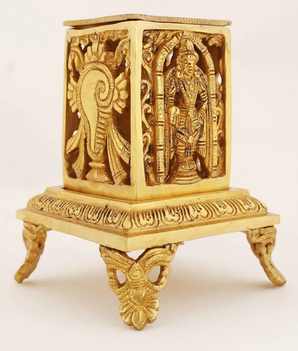 Brass_Showpiece_Chowki_For_God_Idol_Statue_-_4.7x4.7x2.2_Inch_(BS1636_C)