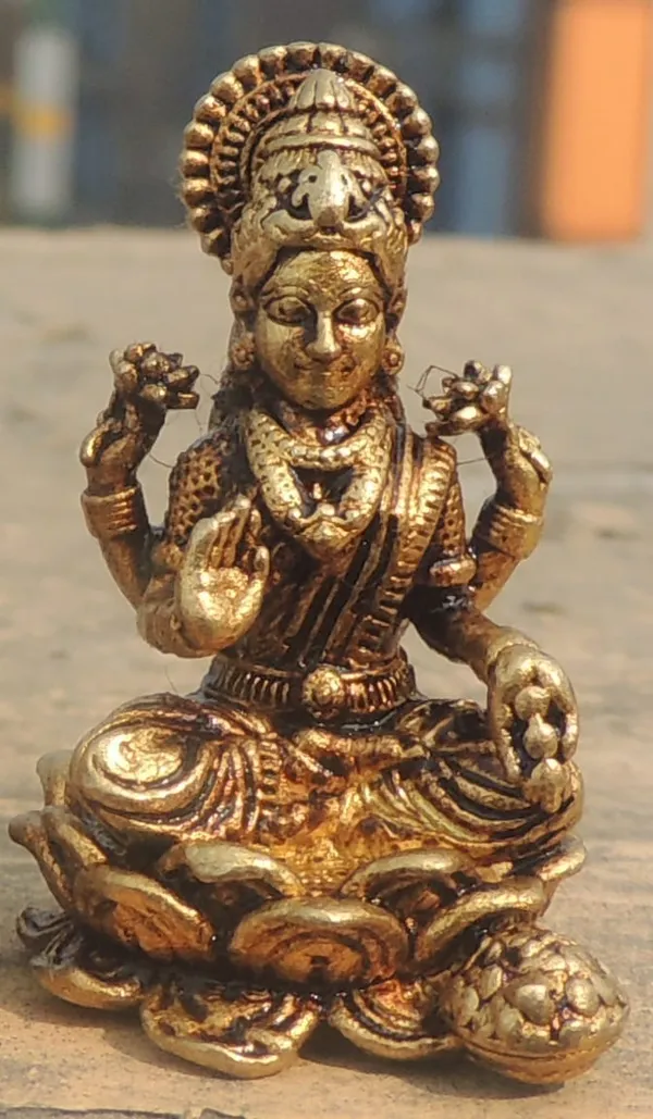Brass_Showpiece_Laxmi_Ji_God_Idol_Statue_-_0.8x0.8x1.3_Inch_(BS1687_L)