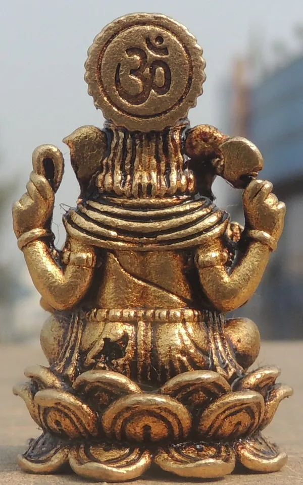 Brass_Showpiece_Ganesh_Ji_God_Idol_Statue_-_1x1x1.6_Inch_(BS1688_G)