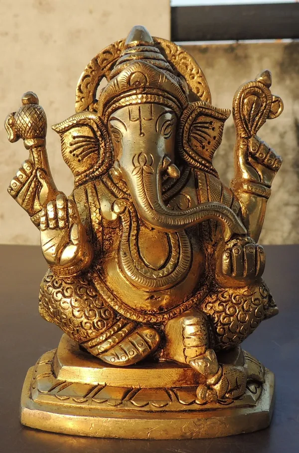 Brass_Showpiece_Ganesh_Ji_God_Idol_Statue_-_4.5x2.7x5.5_Inch_(BS1780_G)