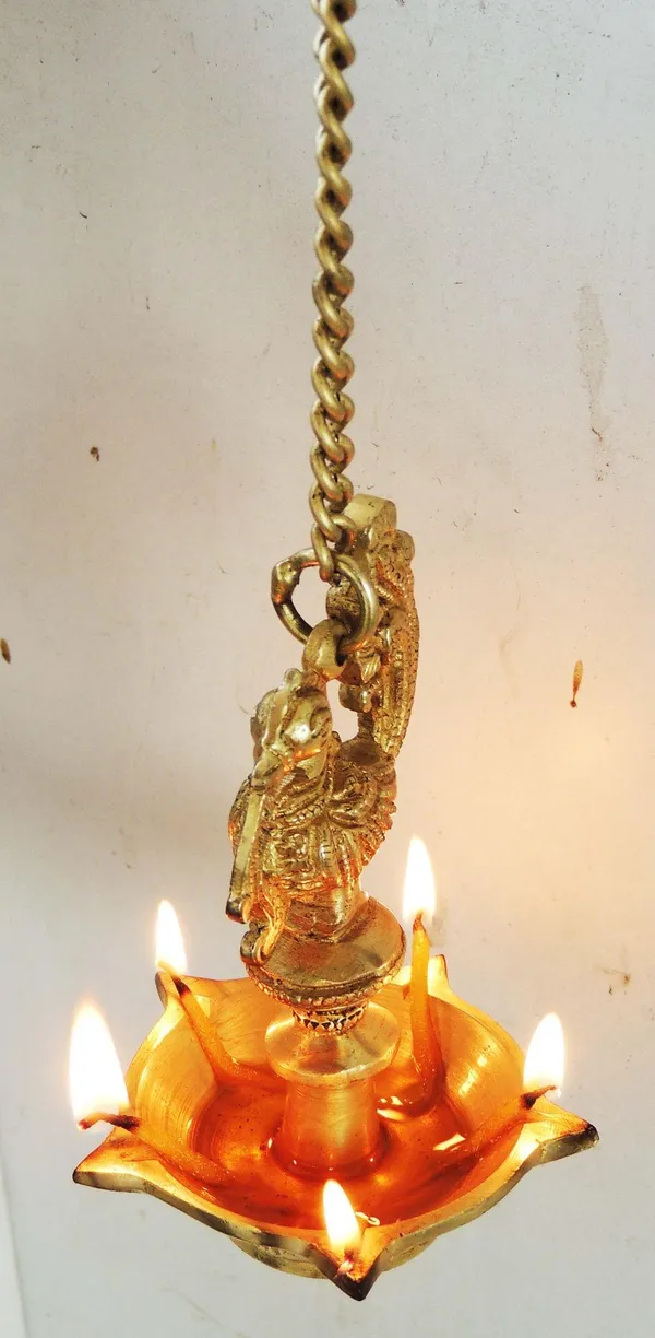 Brass_Showpiece_Murga_Deepak_With_Chain_Statue_-_3x3x18.5_Inch_(BS900_A)