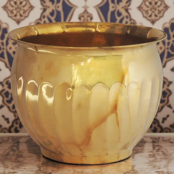 Brass_planter_Pot_Gamala_Diameter_6.5_Inch_weight_300_gm_(F255)_-_6.5x6.5x5_inch_(F255)