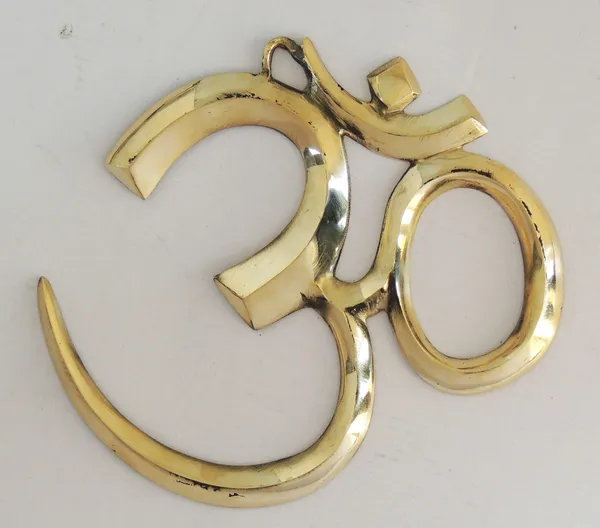 Brass_Showpiece_Wall_Hanging_Om_-_8.5x0.5x8_inch_(F657_D)