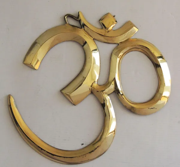 Brass_Showpiece_Wall_Hanging_Om_-_10.5x0.5x10.2_inch_(F657_E)