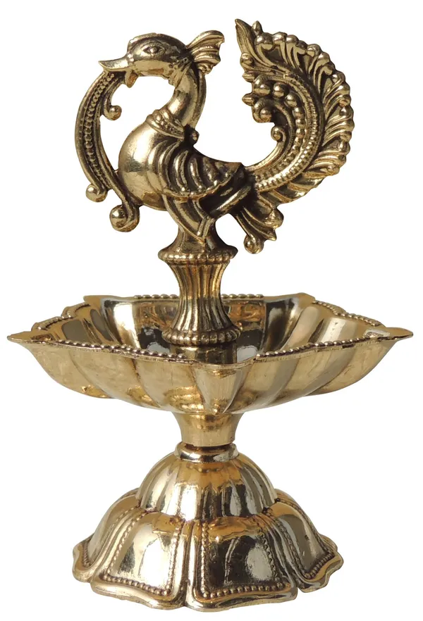 Brass_Table_Decor_Oil_Lamp,_Shankh_Deepak_-_2x2x3.5_Inch_(F778_B)
