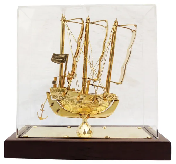 Brass_Decorative_Showpiece_Ship_Covered_With_Box,_Wooden_Base_-_9x4x8.5_Inch_(MR238_A)