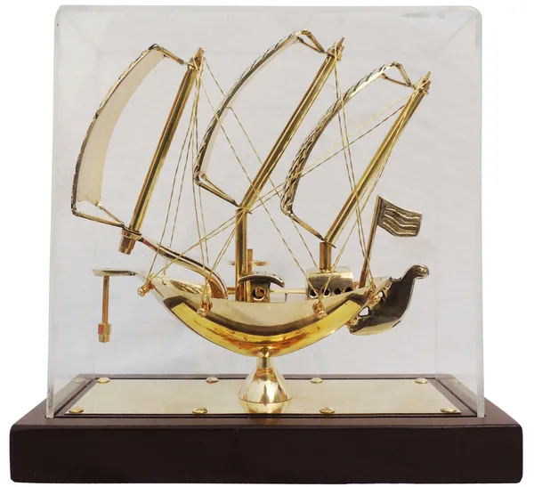 Brass_Decorative_Showpiece_Ship_Covered_With_Box,_Wooden_Base_-_9x4x8.5_Inch_(MR238_B)