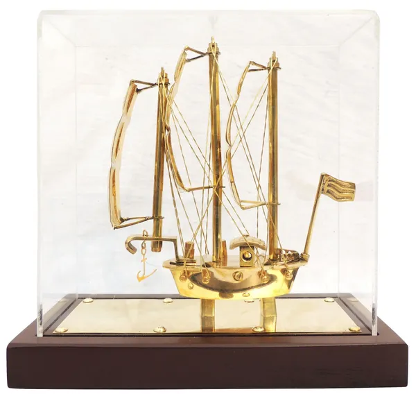 Brass_Decorative_Showpiece_Ship_Covered_With_Box,_Wooden_Base_-_9x4x8.5_Inch_(MR238_C)