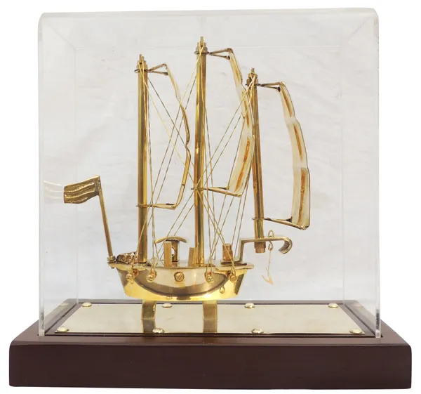 Brass_Decorative_Showpiece_Ship_Covered_With_Box,_Wooden_Base_-_9x4x8.5_Inch_(MR238_C)