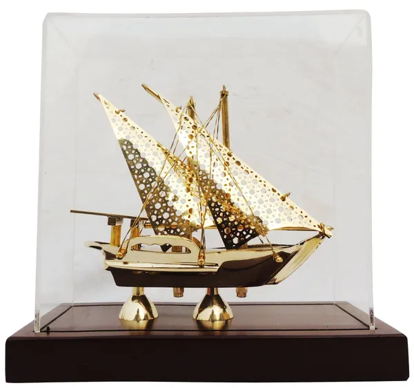Brass_Decorative_Showpiece_Ship_Covered_With_Box,_Wooden_Base_-_9x4x8.5_Inch_(MR238_E)