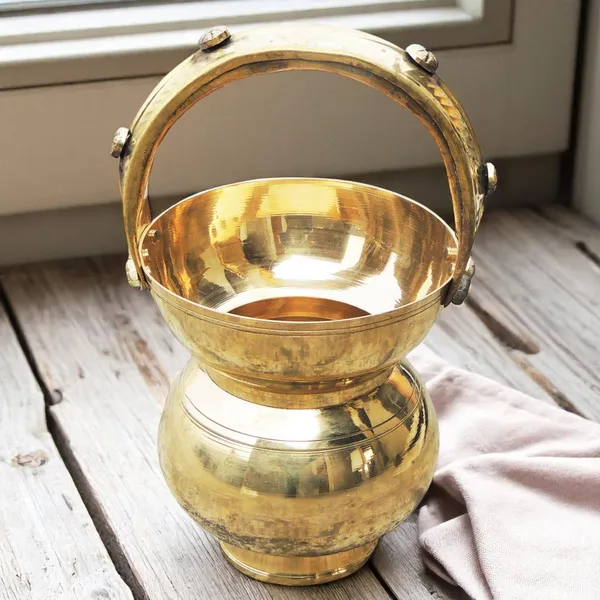 Brass_Kamandal,_1.2_Liter_-_5.3x5.3x10_inch_(Z129_C)
